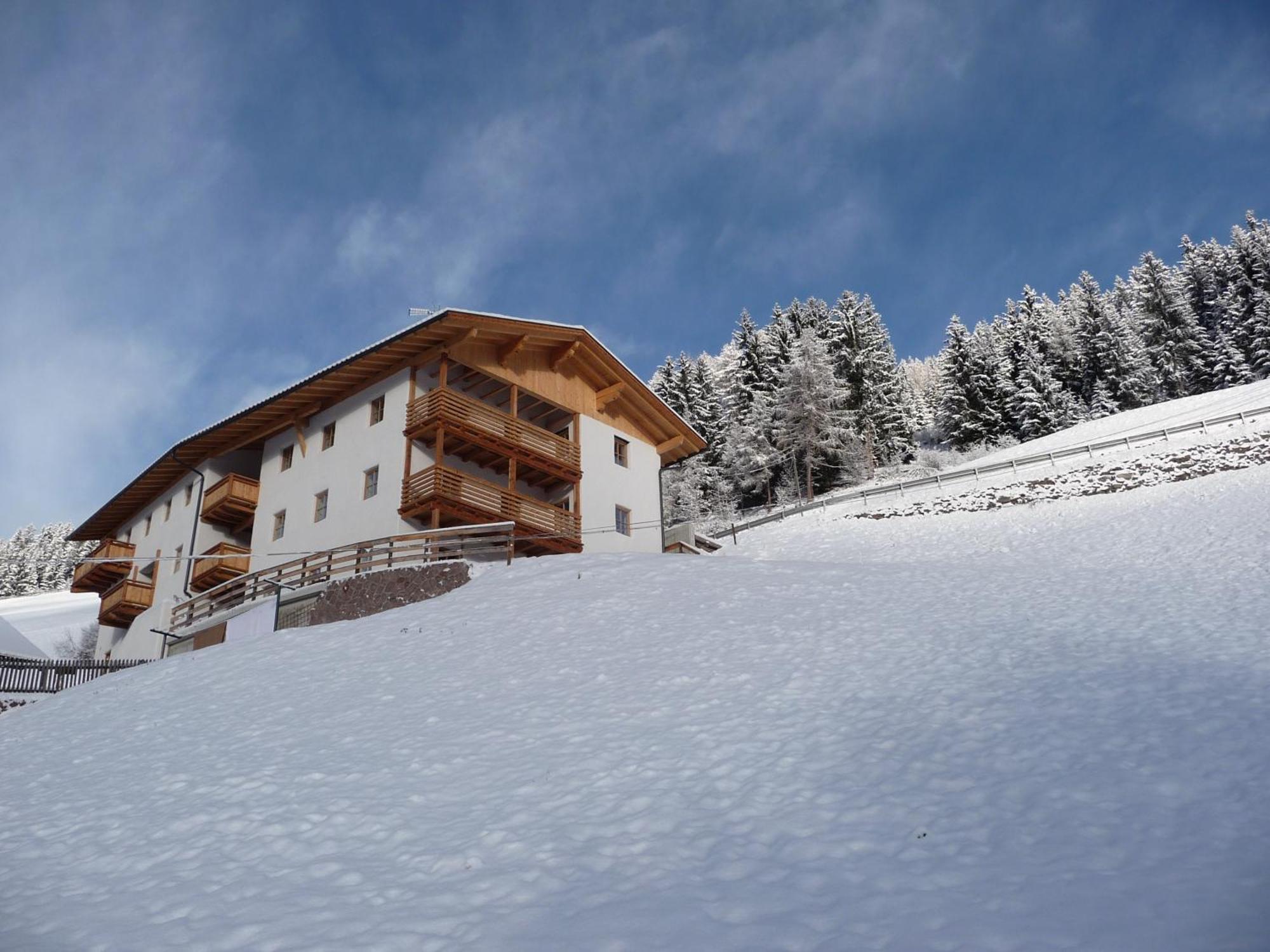 Aparthotel Putzerhof à Funes  Extérieur photo