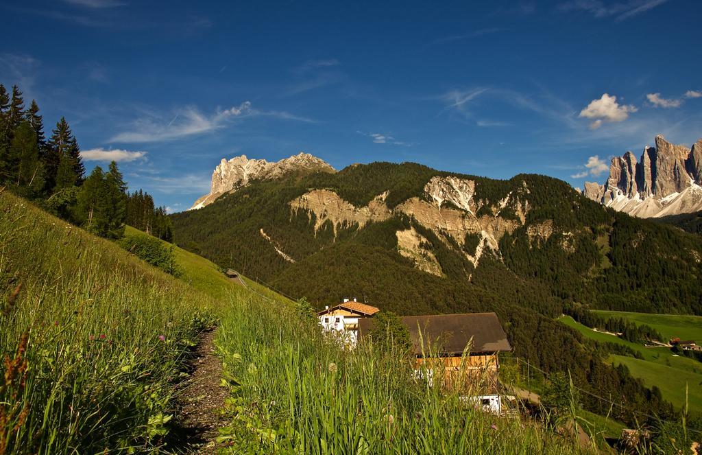 Aparthotel Putzerhof à Funes  Extérieur photo