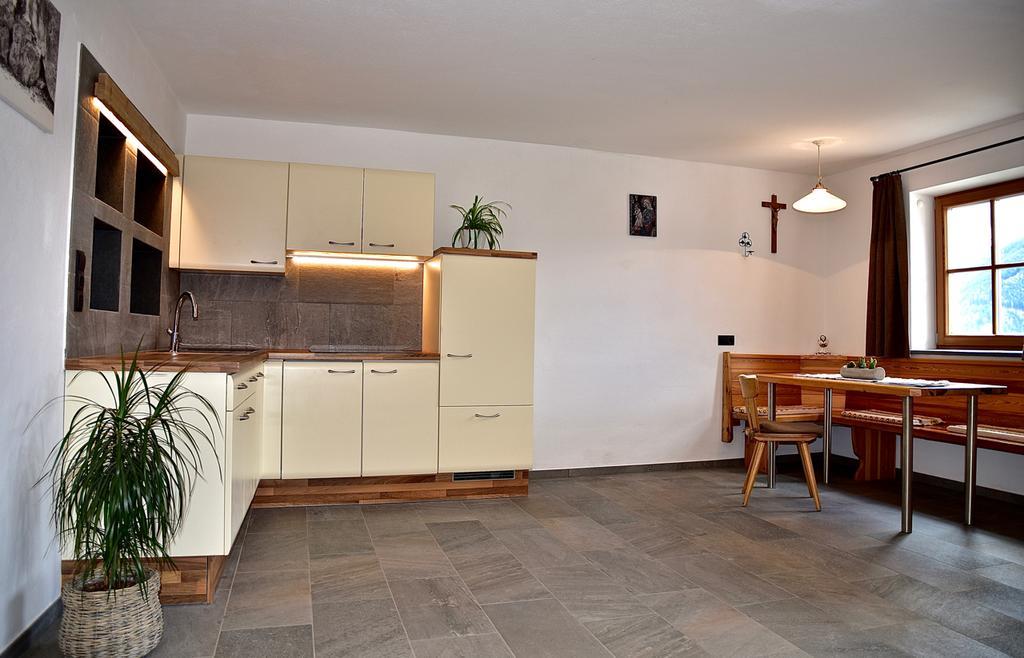 Aparthotel Putzerhof à Funes  Extérieur photo